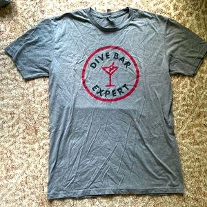 Dive bar expert decal tee size L